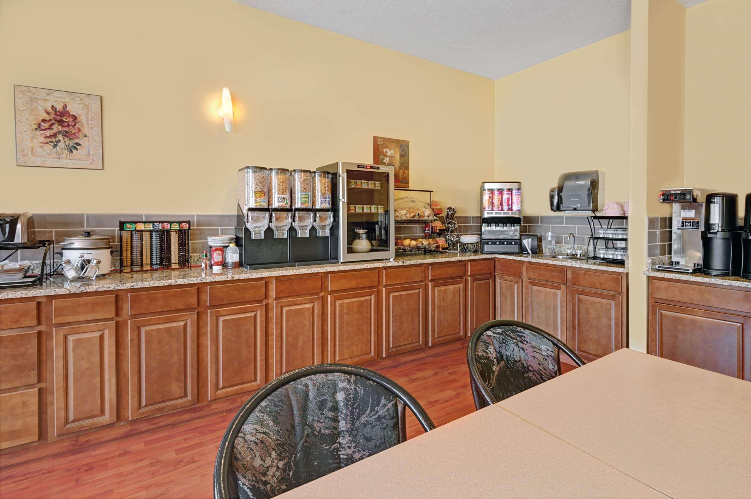 לדוק Quality Inn & Suites Edmonton International Airport מראה חיצוני תמונה