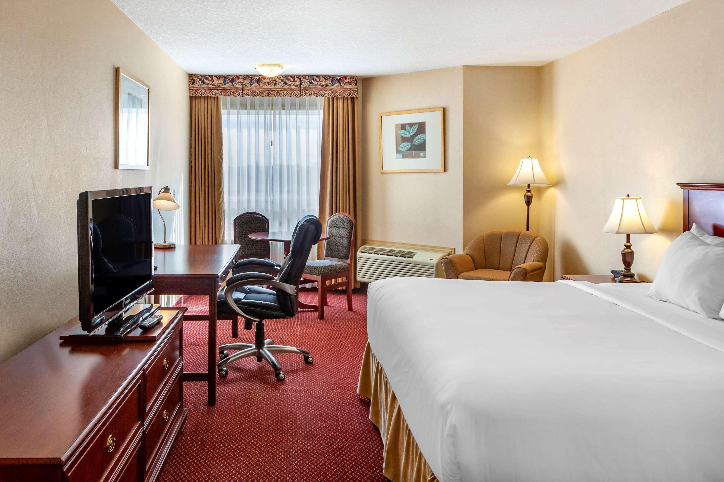 לדוק Quality Inn & Suites Edmonton International Airport מראה חיצוני תמונה