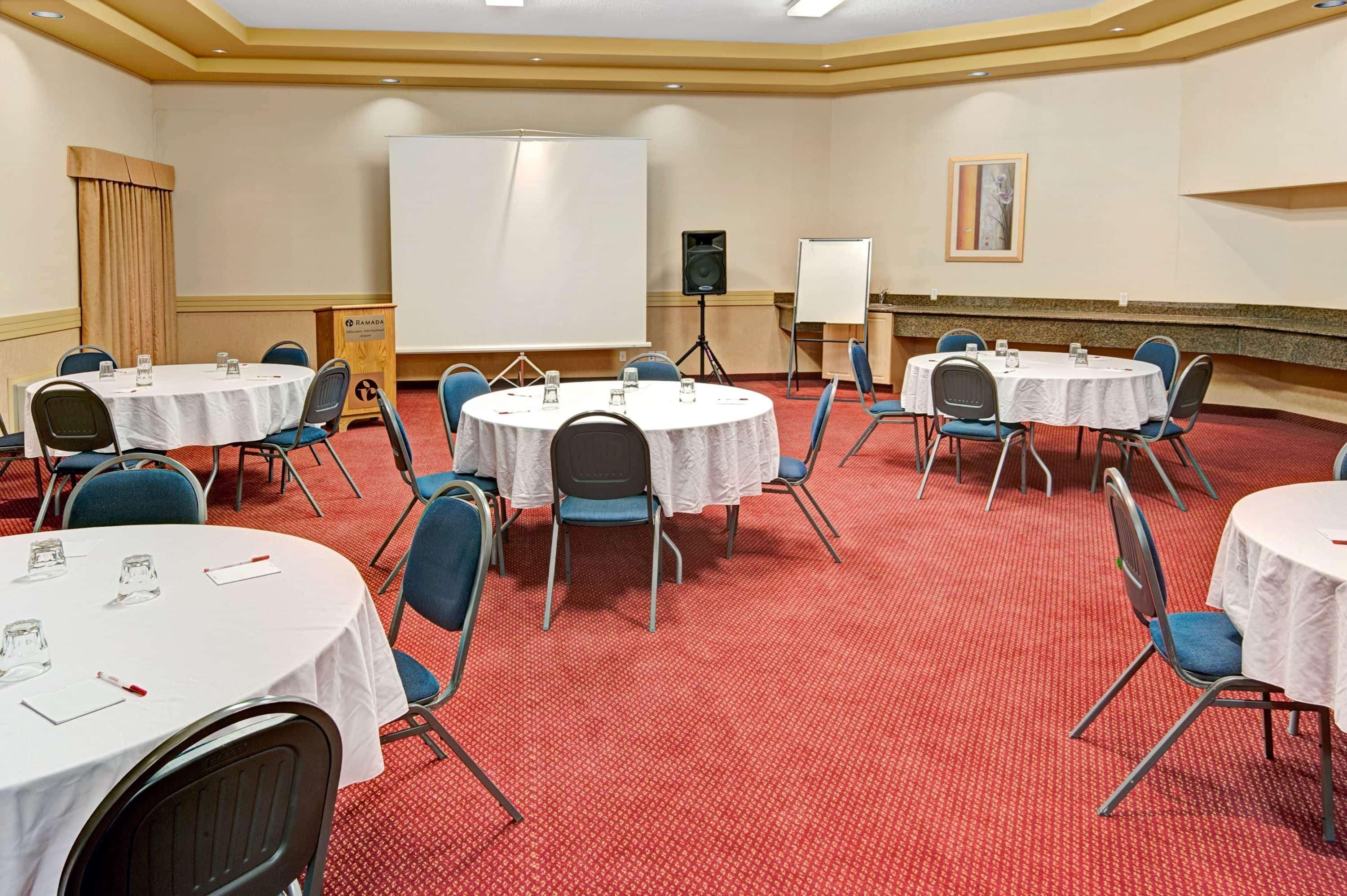 לדוק Quality Inn & Suites Edmonton International Airport מראה חיצוני תמונה