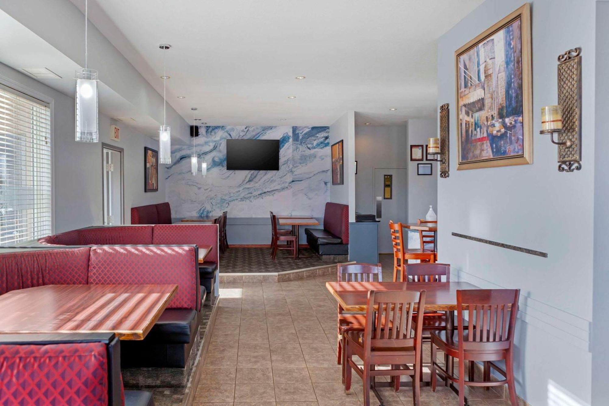 לדוק Quality Inn & Suites Edmonton International Airport מראה חיצוני תמונה