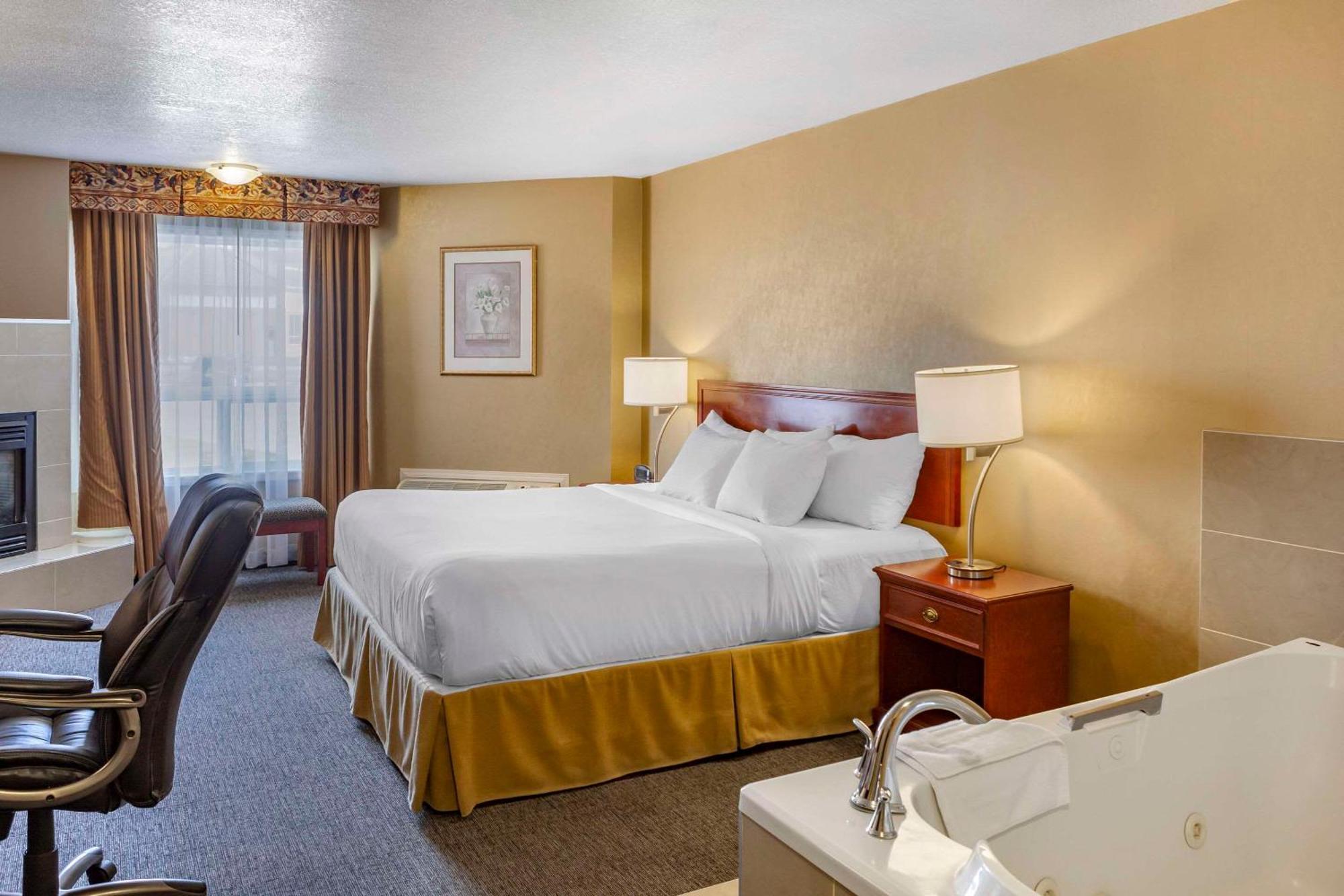 לדוק Quality Inn & Suites Edmonton International Airport מראה חיצוני תמונה