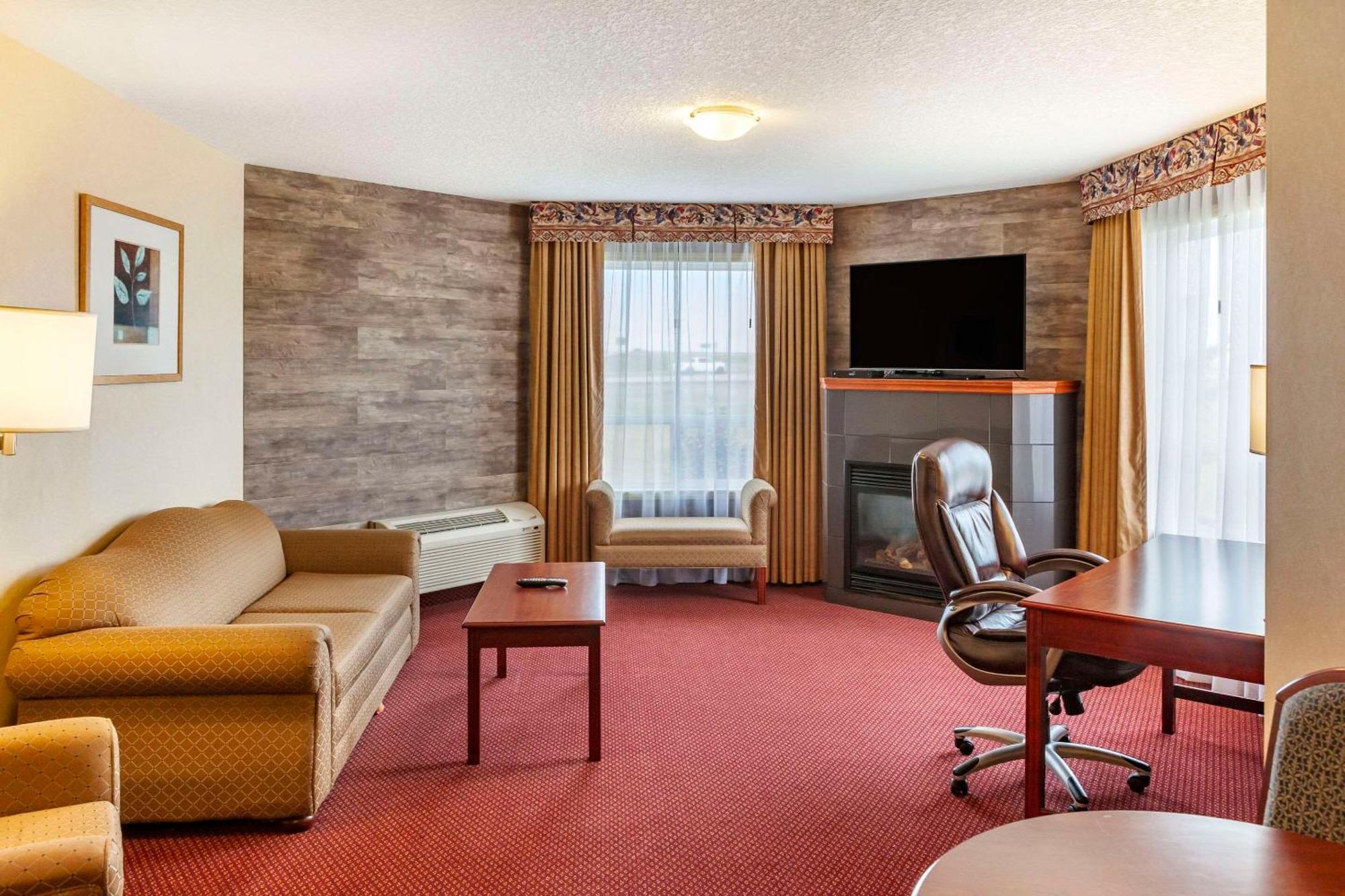 לדוק Quality Inn & Suites Edmonton International Airport מראה חיצוני תמונה