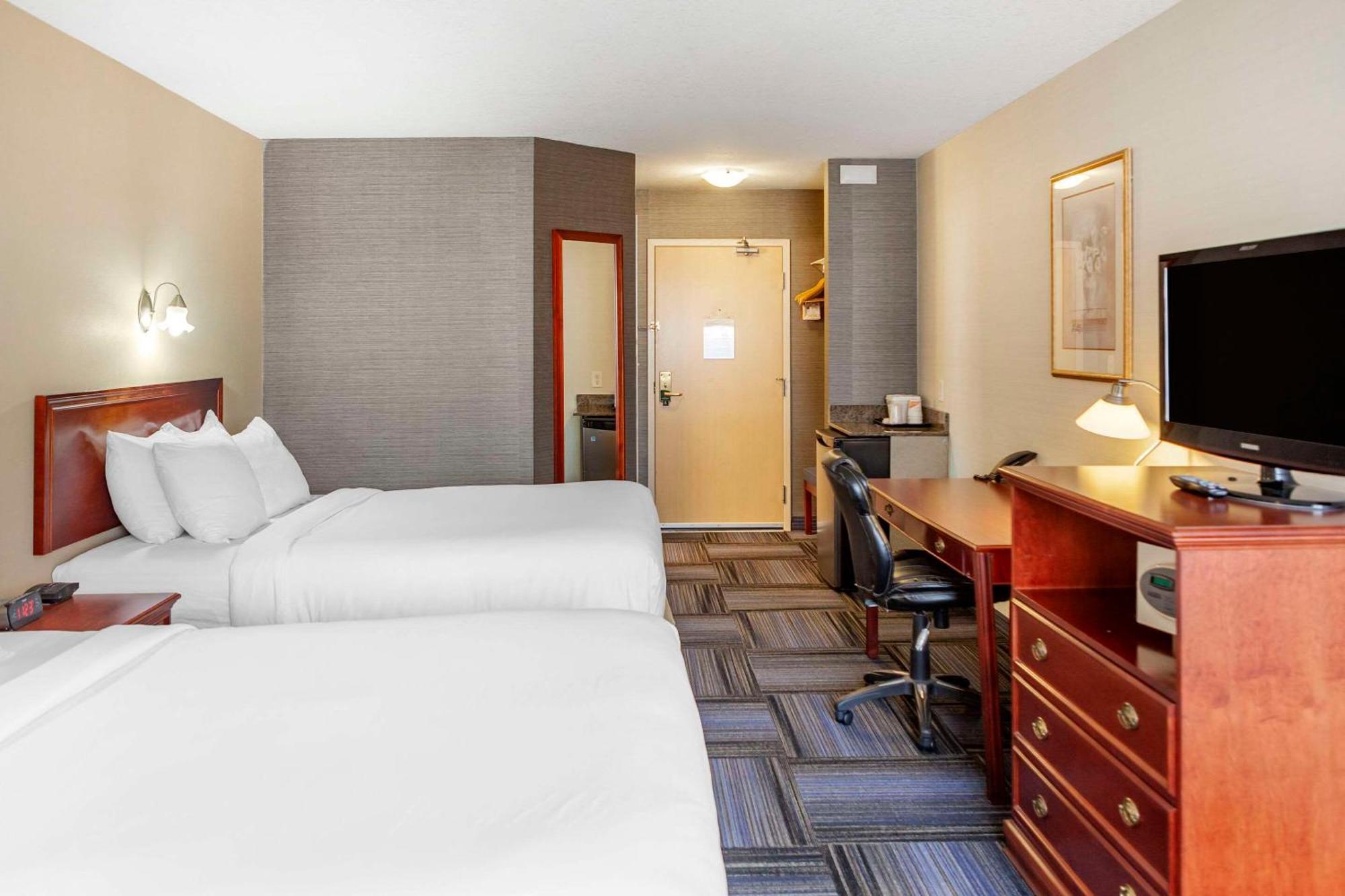 לדוק Quality Inn & Suites Edmonton International Airport מראה חיצוני תמונה