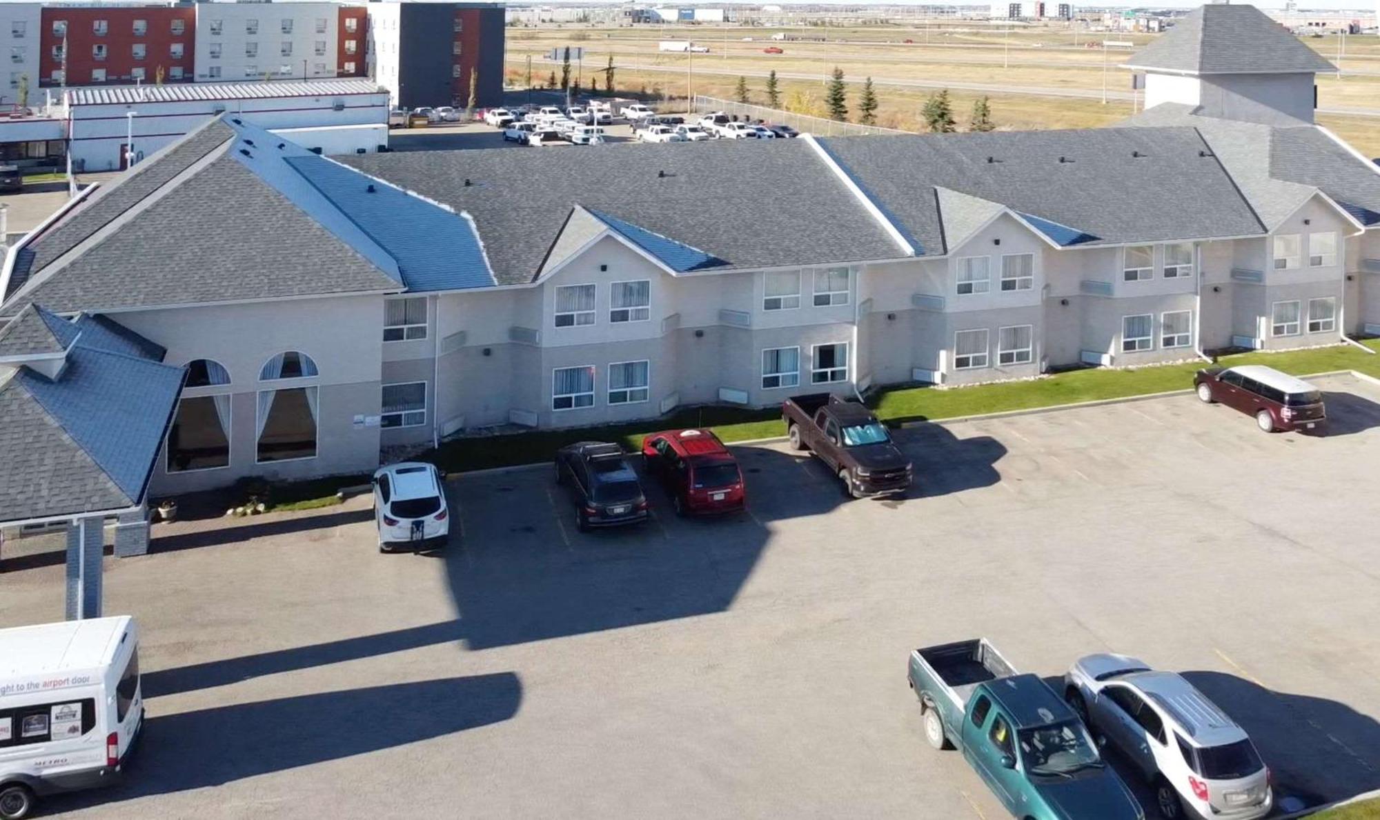 לדוק Quality Inn & Suites Edmonton International Airport מראה חיצוני תמונה